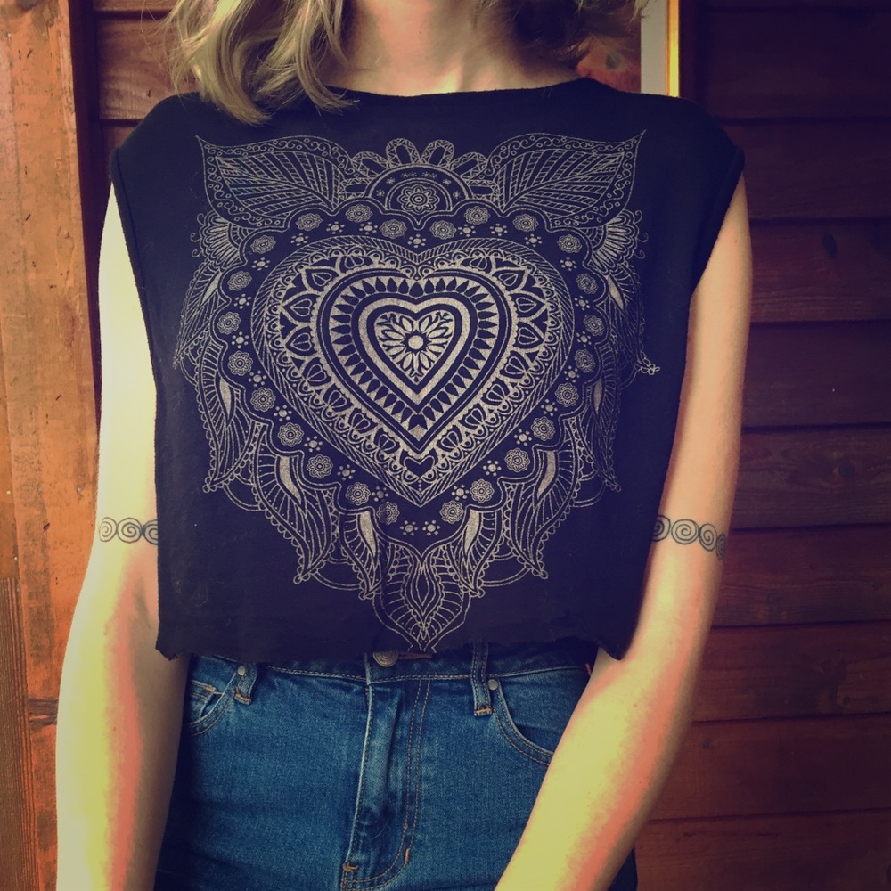 Urban Outfitters cropped sleeveless tee